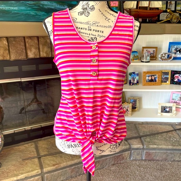 NWT a.n.a. Sleeveless tie front blouse. Size Large. Striped Fuschia - Picture 1 of 8